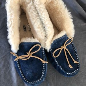 Ugg Slippers Size 8